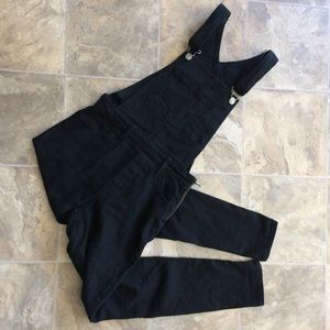 LEVI’S black overalls